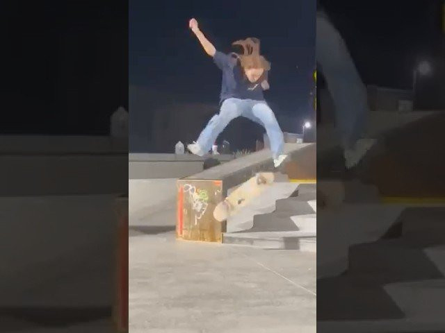 BS Noseslide Nollie Heelflip Out at The Deck by Willsin in Tucson. Filmed for Ritual Skateboards.<br /><br />#Arizona #MortalSkateShop #RitualSkateboards #Skateboarding #Tucson #Willsin @YungWillsin
